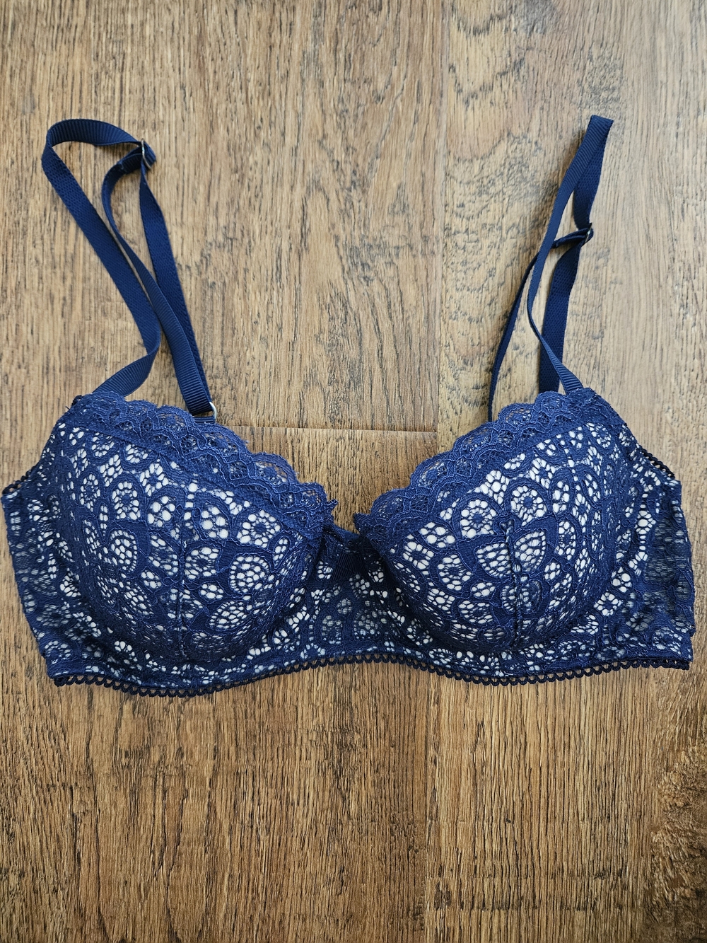 Victoria's Secret Navy Lace Underwire Bra, 34C